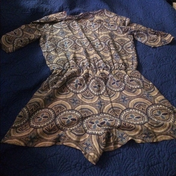 Small forever 21 romper - Picture 3 of 3