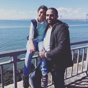 Meet your Posher, Mona