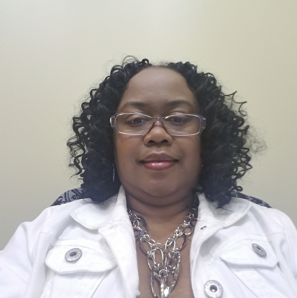 Meet your Posher, Yvette