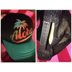Hurley snap back beach hat🌊