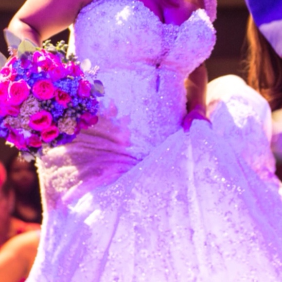 Allure C200 Wedding Dress - Picture 4 of 5