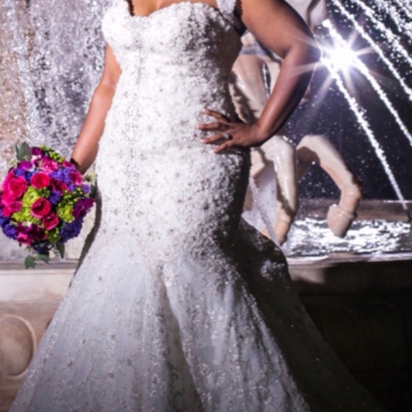 Allure C200 Wedding Dress - Picture 5 of 5