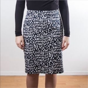 Ann Taylor B/W Speckled Skirt, Size 6