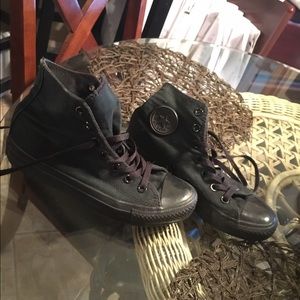 Black high top converse