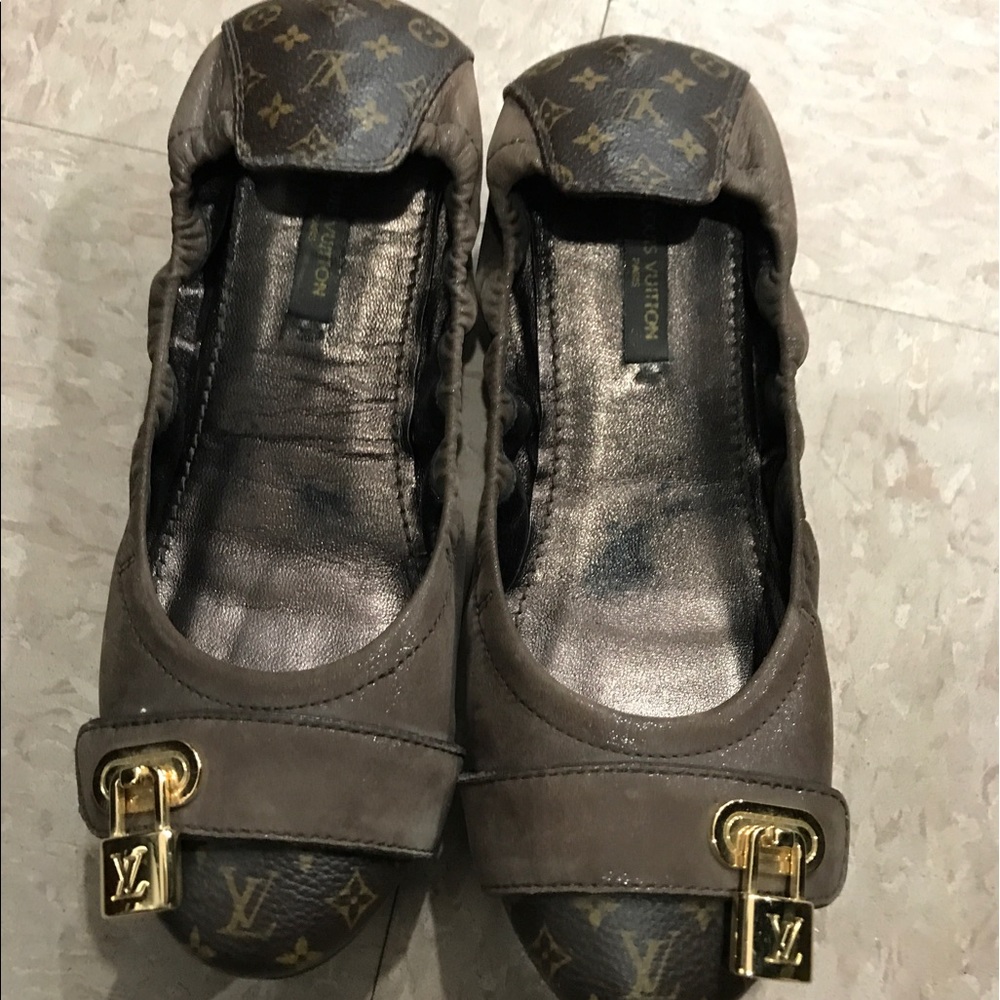 Louis Vuitton flats