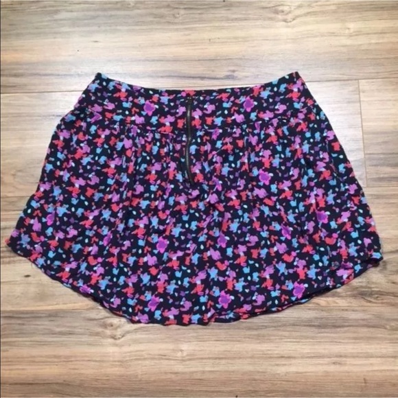Urban Outfitters Silence + Noise Mini Skirt Sz 8 - Picture 2 of 3