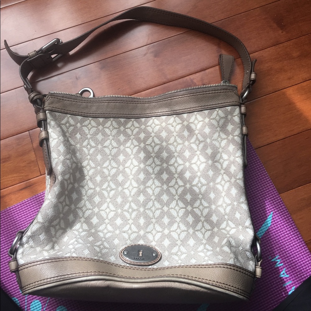 Fossil purse