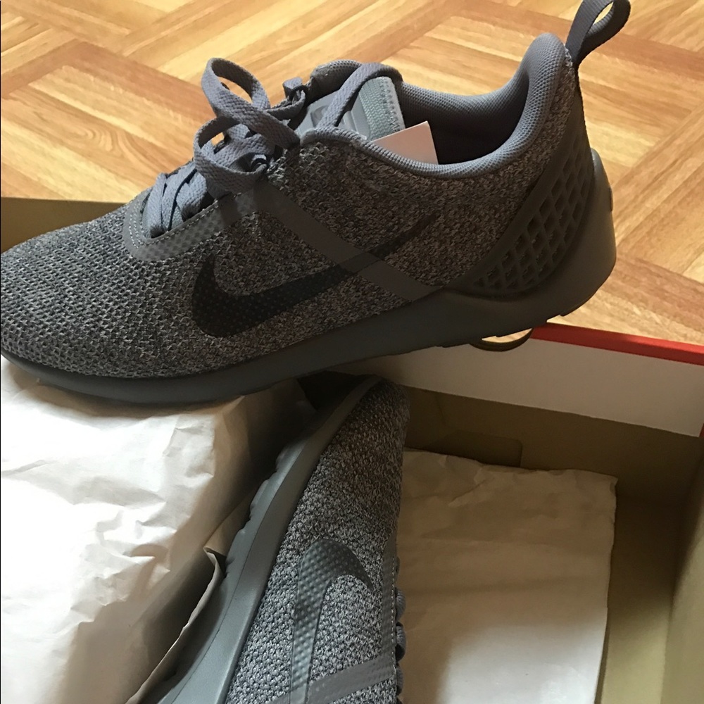 Nike Luna