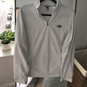 North Face fleece pullover!