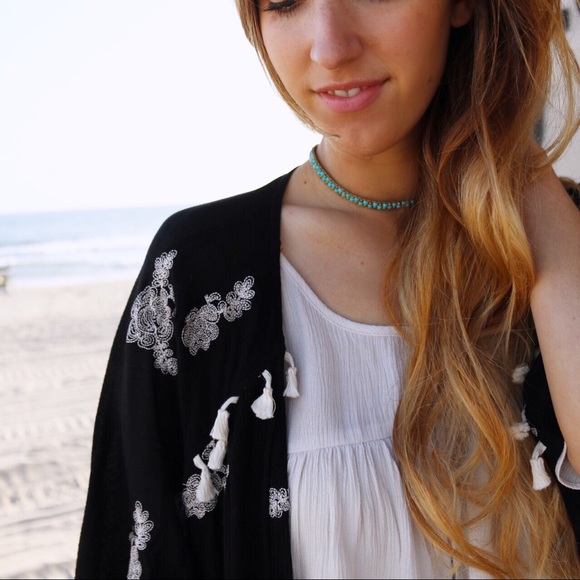 LAST ITEM black embroidered kimono - Picture 2 of 4