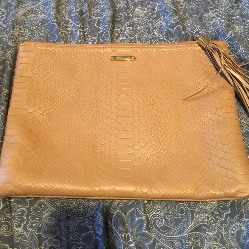 Gigi New York clutch