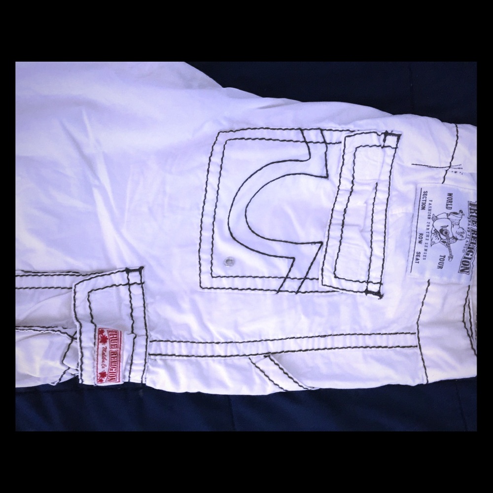 Like new True Religion Cargo shorts
