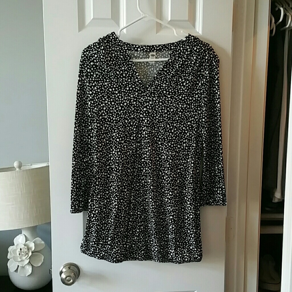 3 FOR $15 Old Navy Maternity top