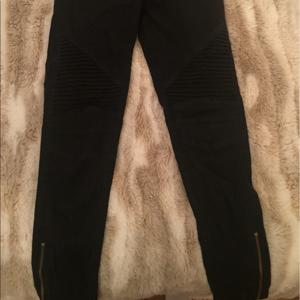 MOTTO BLACK LEGGINGS !