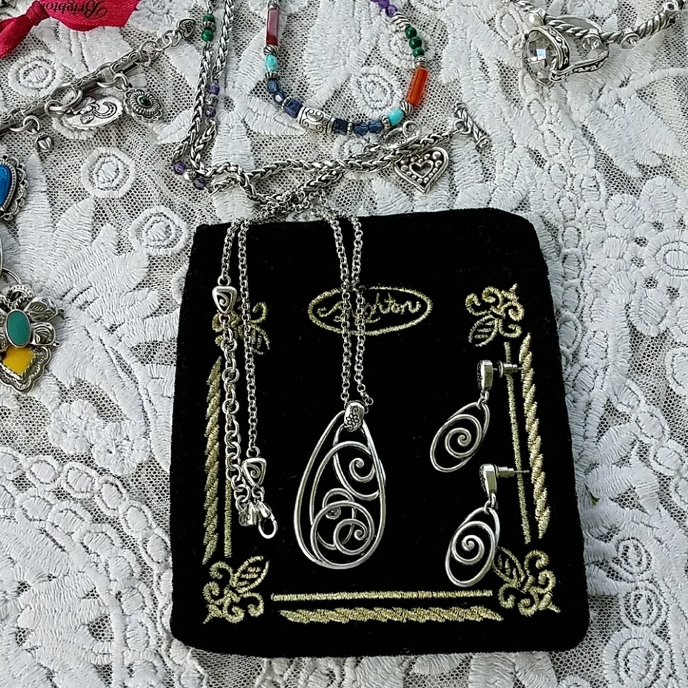 Brighton "Scroll" Set