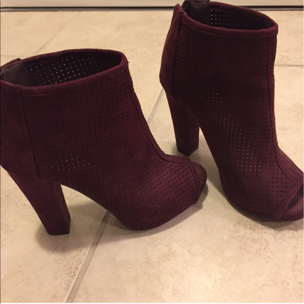 Open toe bootie 🚫Sold🚫 - Picture 2 of 4