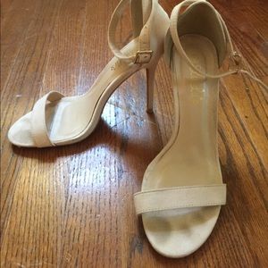 Lulu's size 8 nude heels