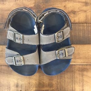 Carter's Toddlers size 8 sandals