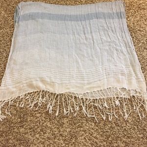 Lightweight scarf from the Limited
