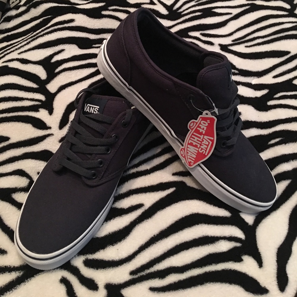 SOLD!!!! Men's navy blue Vans