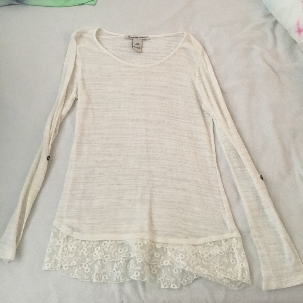 Thing white sweater with lace