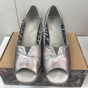 Toms Wedge Pewter Bennet Shoes