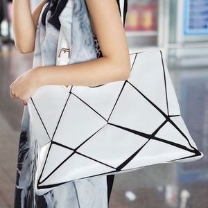 Chic Geo Tote