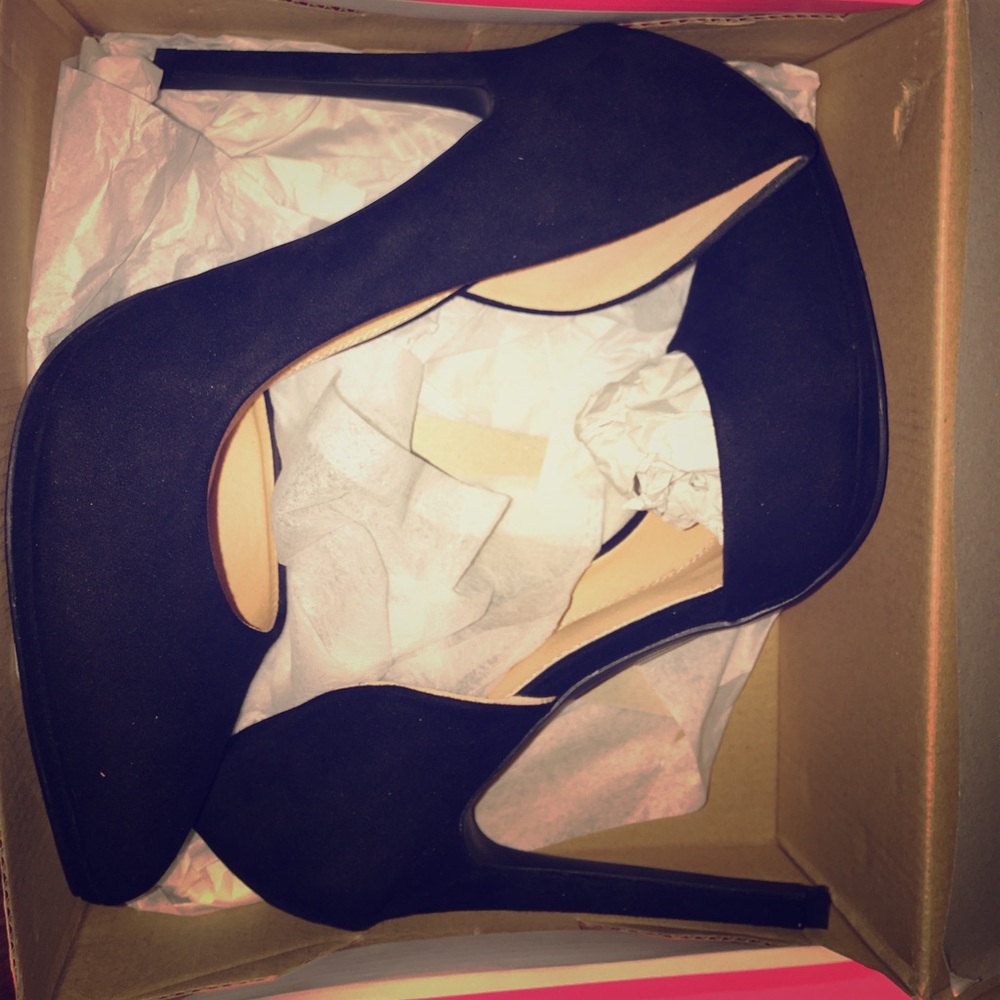Brand New ! Black Dress Pumps