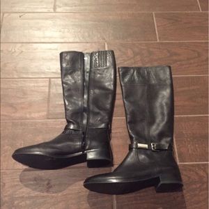 MAKE AN OFFER: Antonio Melani black boots