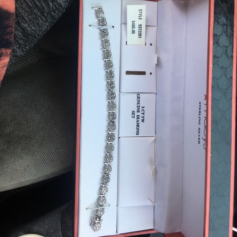 Tennis bracelet REAL DIAMONDS!!