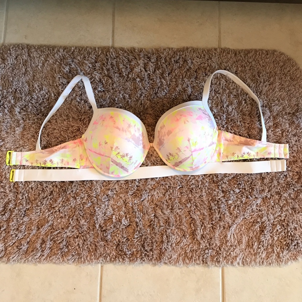 Victoria's Secret bathing suit top 36DD