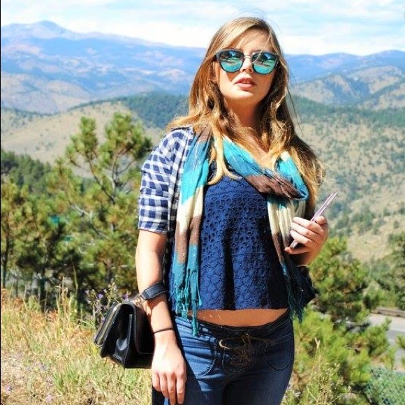 Hello There! 👋🏻 - Picture 2 of 3