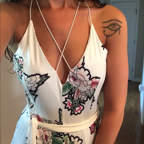 Floral romper💐 - Picture 3 of 3