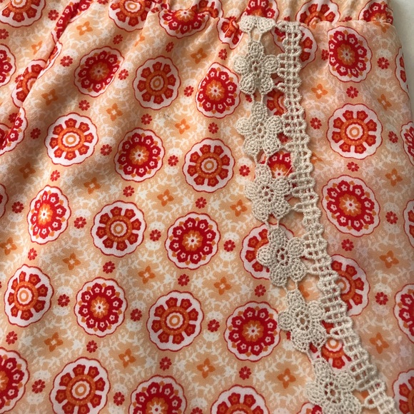 Francesca's Collections: Orange Printed Shorts - Picture 2 of 4