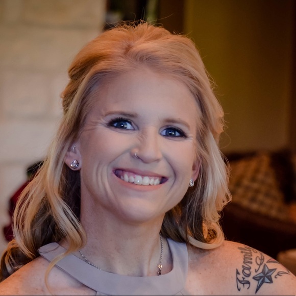 Meet your Posher, Jessica - Picture 1 of 1