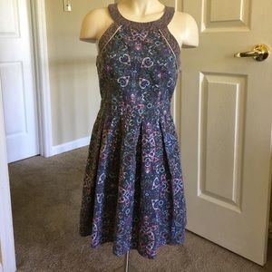 CLOSING Patterned AE dress