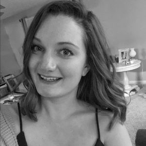 Meet your Posher, Caroline