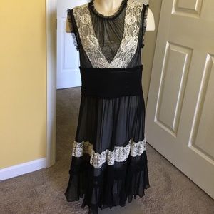 CLOSING Black and cream lace midi dress