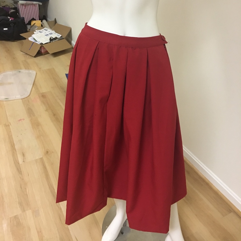 full lined skirt in red. Fantastic for spring