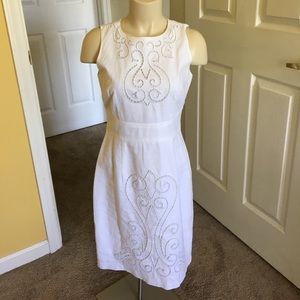 LAST CHANCE Solid white dress with cutout details