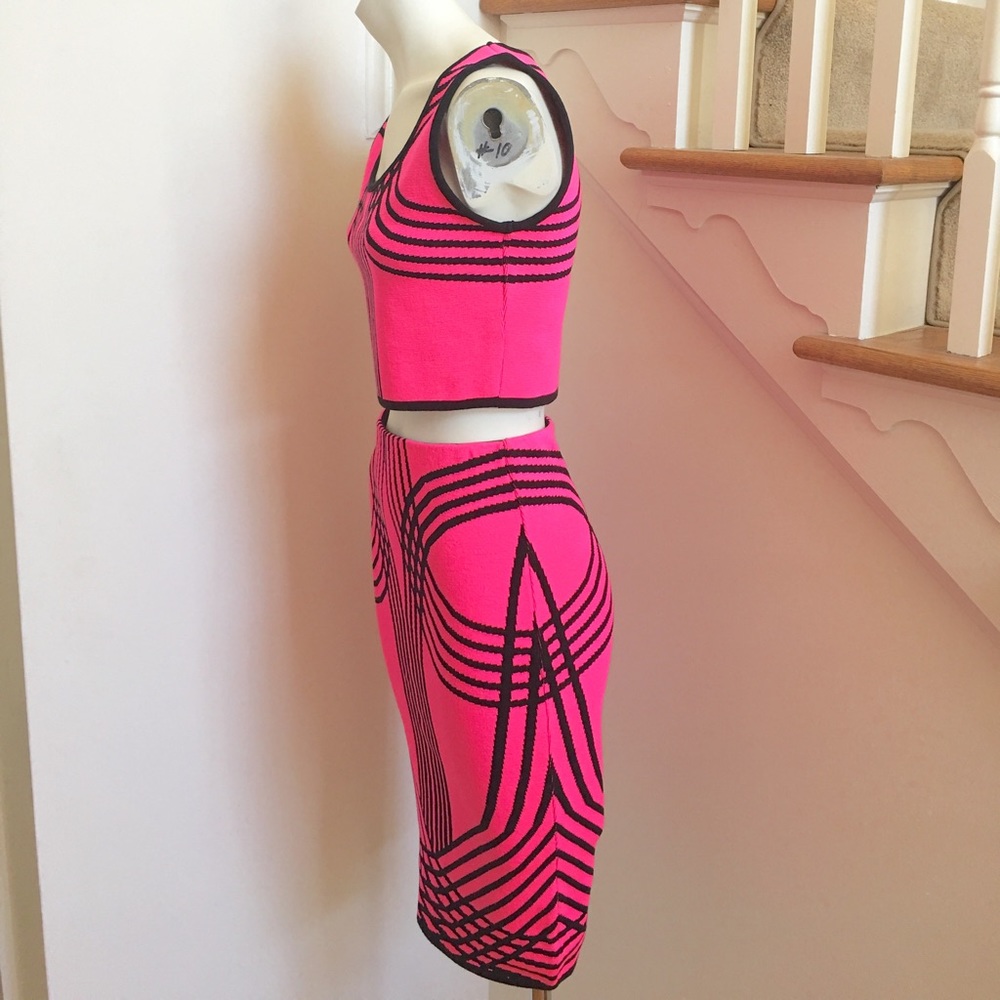 ❗️1 Left | Women's Pink/Black Crop Skirt Set - Picture 2 of 4