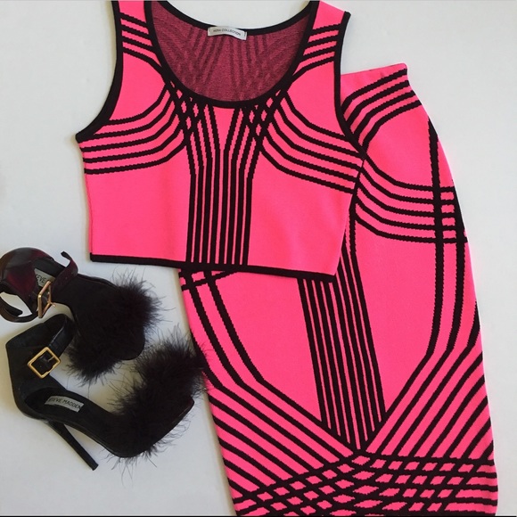 ❗️1 Left | Women's Pink/Black Crop Skirt Set - Picture 4 of 4