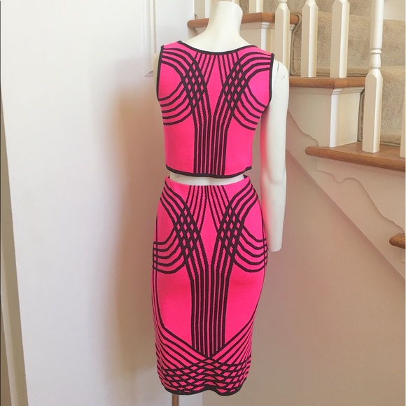 ❗️1 Left | Women's Pink/Black Crop Skirt Set - Picture 3 of 4