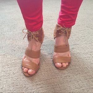 Adorable camel coloured shoes