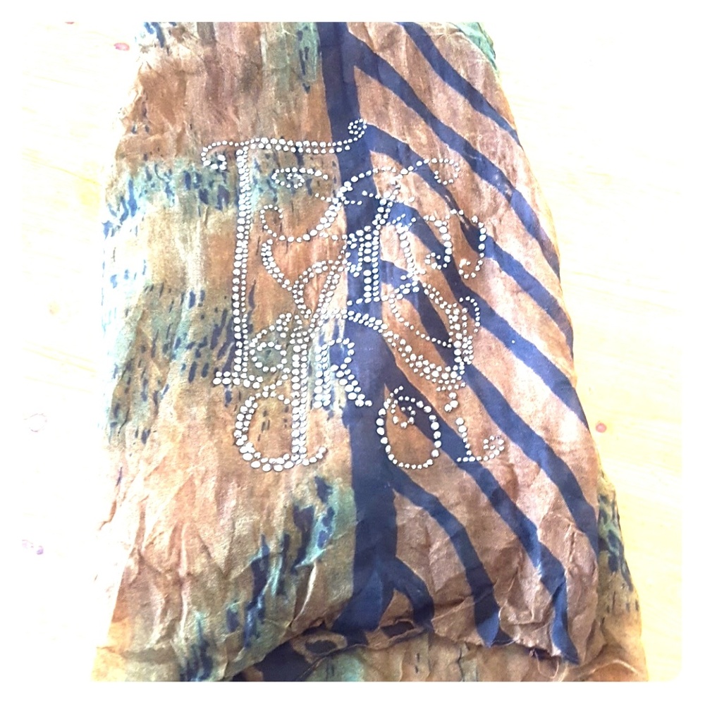 Scarf - Picture 4 of 4