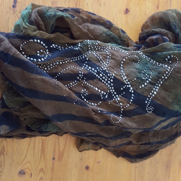 Scarf - Picture 2 of 4