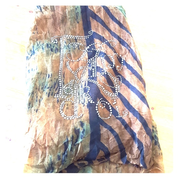 Scarf - Picture 4 of 4