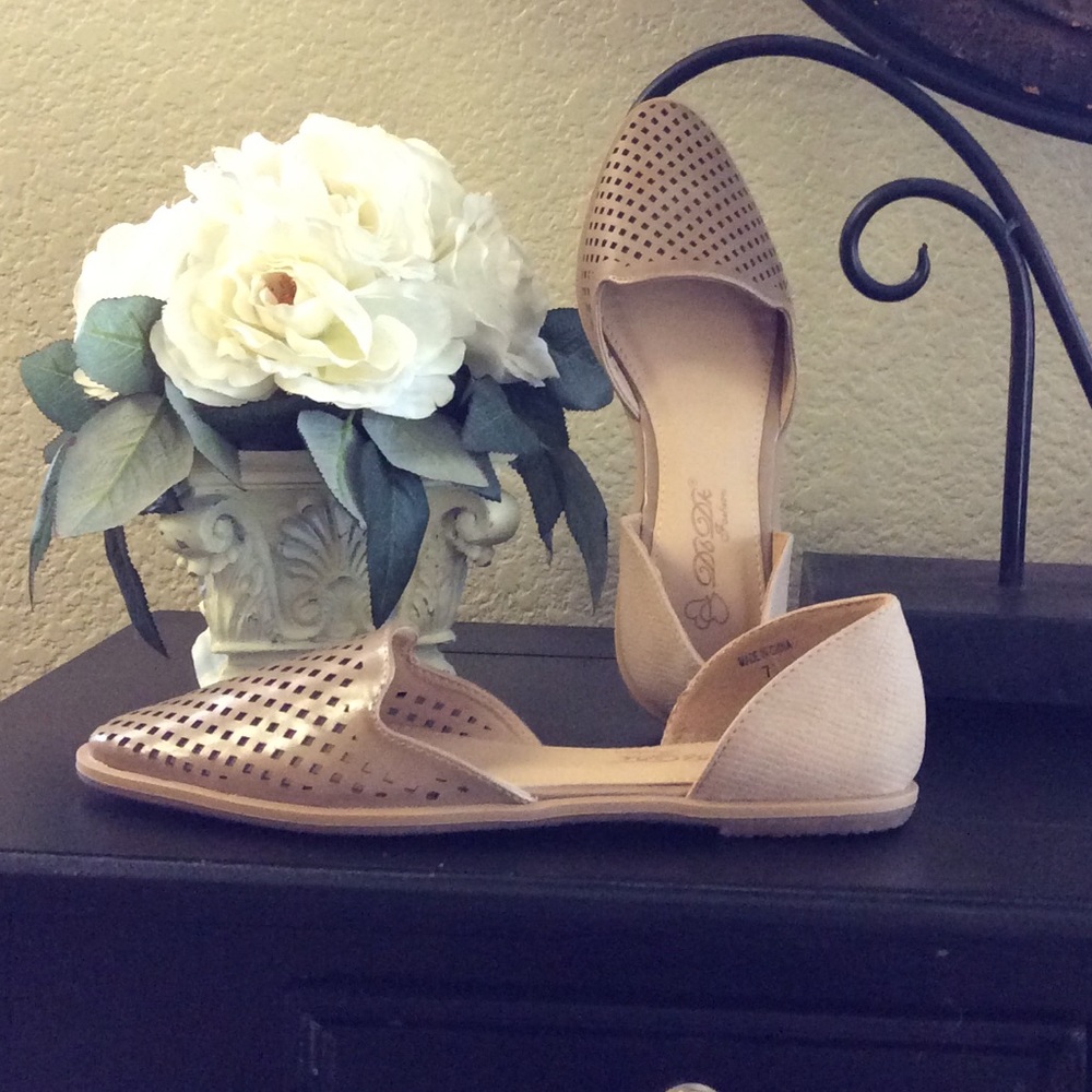 D'Orsay Flats                       Neutral color