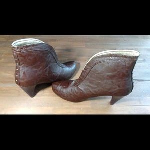 Monroe & Main Brown Ankle Boots