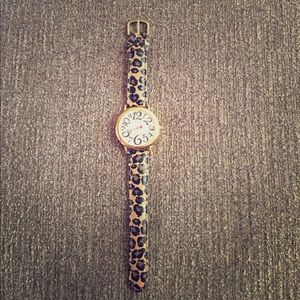 Betsey Johnson cheetah print watch🕣